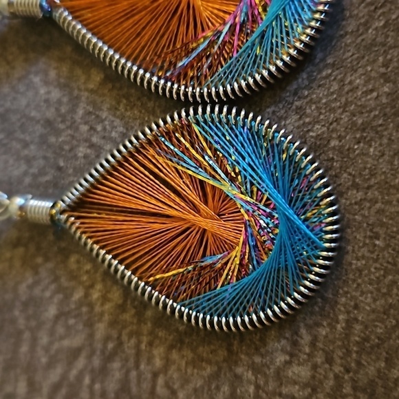 VTG Threaded Spirograph Teardrop Metallic Dangle Hook Earrings - Picture 3 of 5